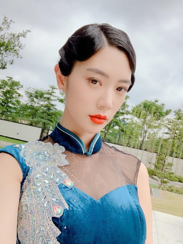 84间房主播跳舞 霓虹低语