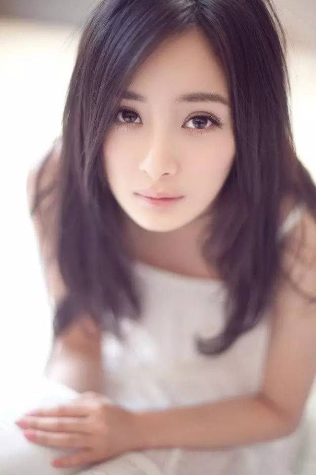 84间房主播跳舞 雨夜评分
